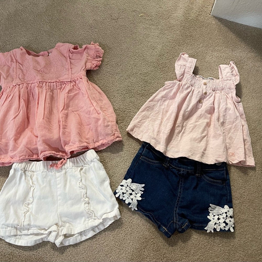 Lot of 2 Girls outfits size 3T